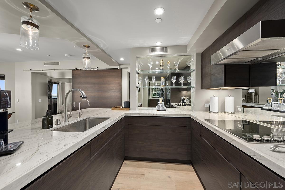 Detail Gallery Image 31 of 71 For 100  Harbor Drive  #1906,  San Diego,  CA 92101 - 1 Beds | 1/1 Baths