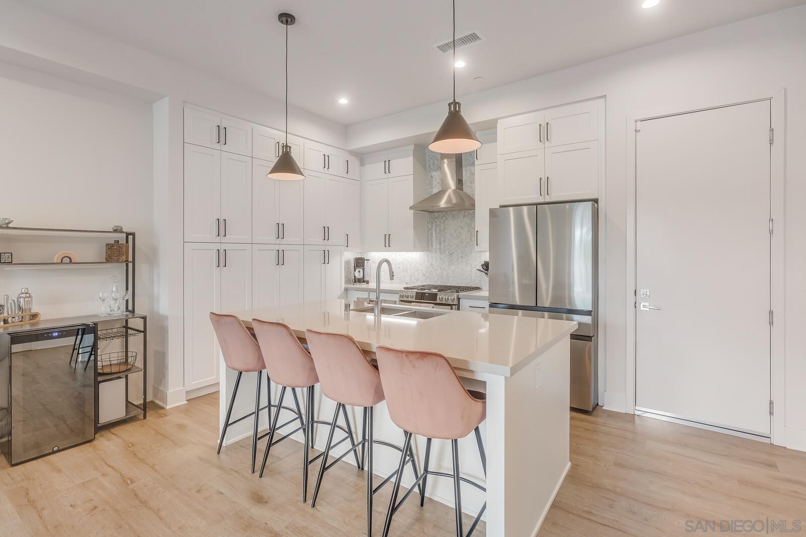 Detail Gallery Image 12 of 44 For 1055  32nd St  #8,  San Diego,  CA 92102 - 3 Beds | 2/1 Baths