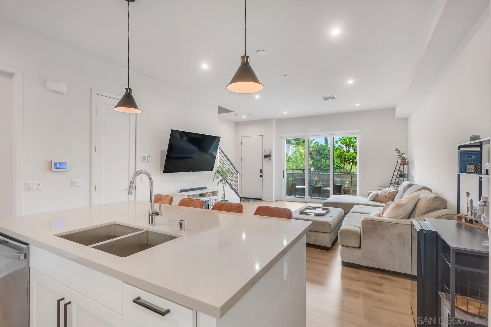 Detail Gallery Image 14 of 44 For 1055  32nd St  #8,  San Diego,  CA 92102 - 3 Beds | 2/1 Baths