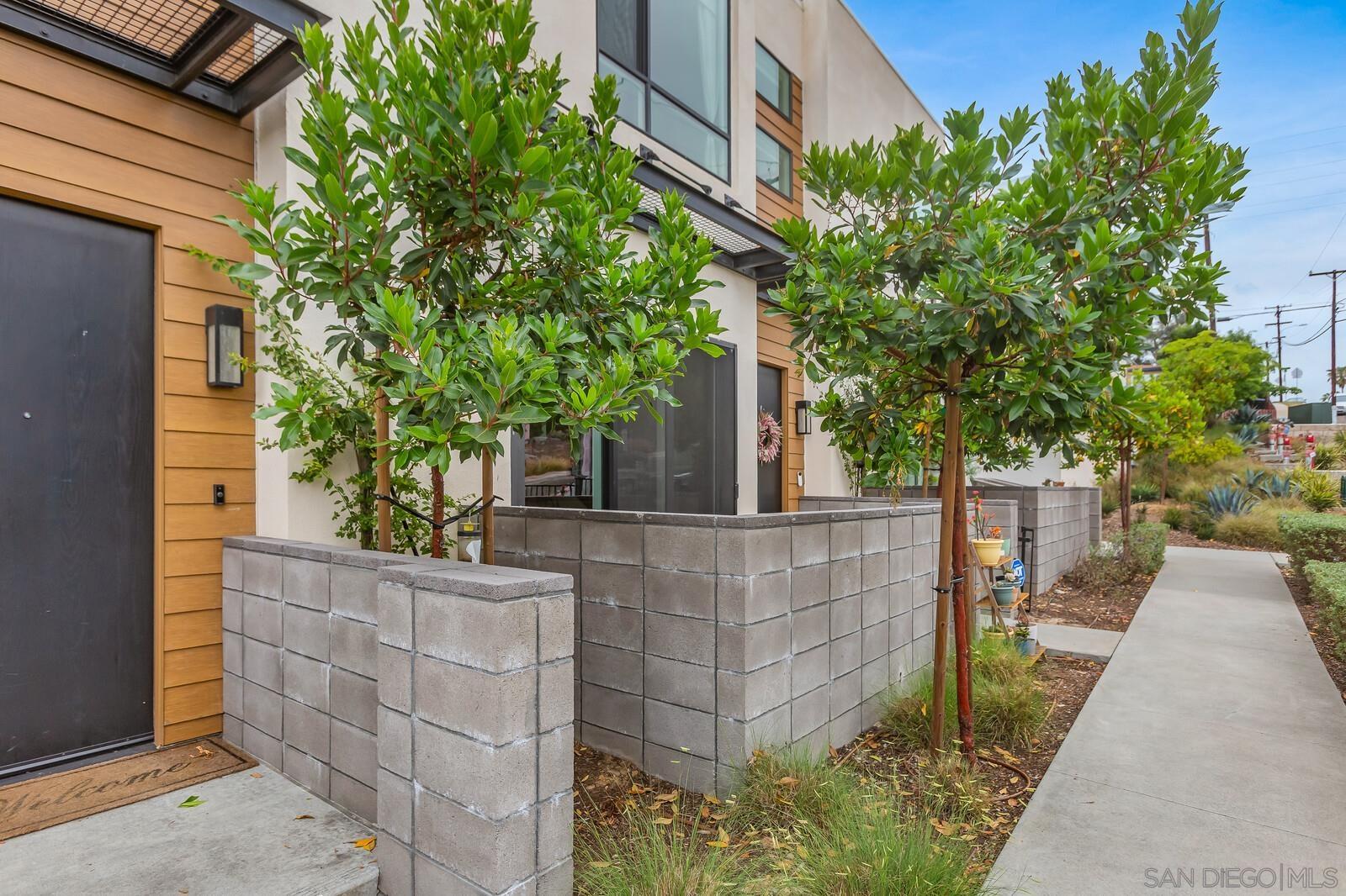 Detail Gallery Image 5 of 44 For 1055  32nd St  #8,  San Diego,  CA 92102 - 3 Beds | 2/1 Baths