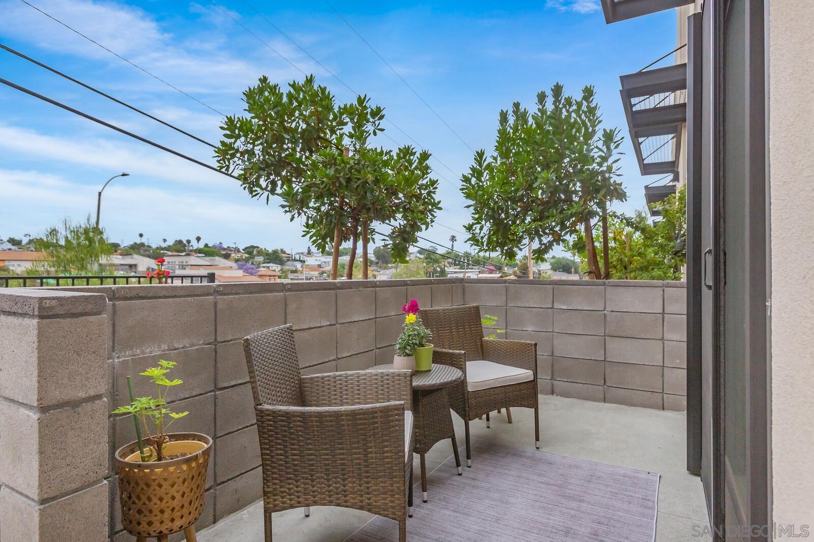 Detail Gallery Image 7 of 44 For 1055  32nd St  #8,  San Diego,  CA 92102 - 3 Beds | 2/1 Baths