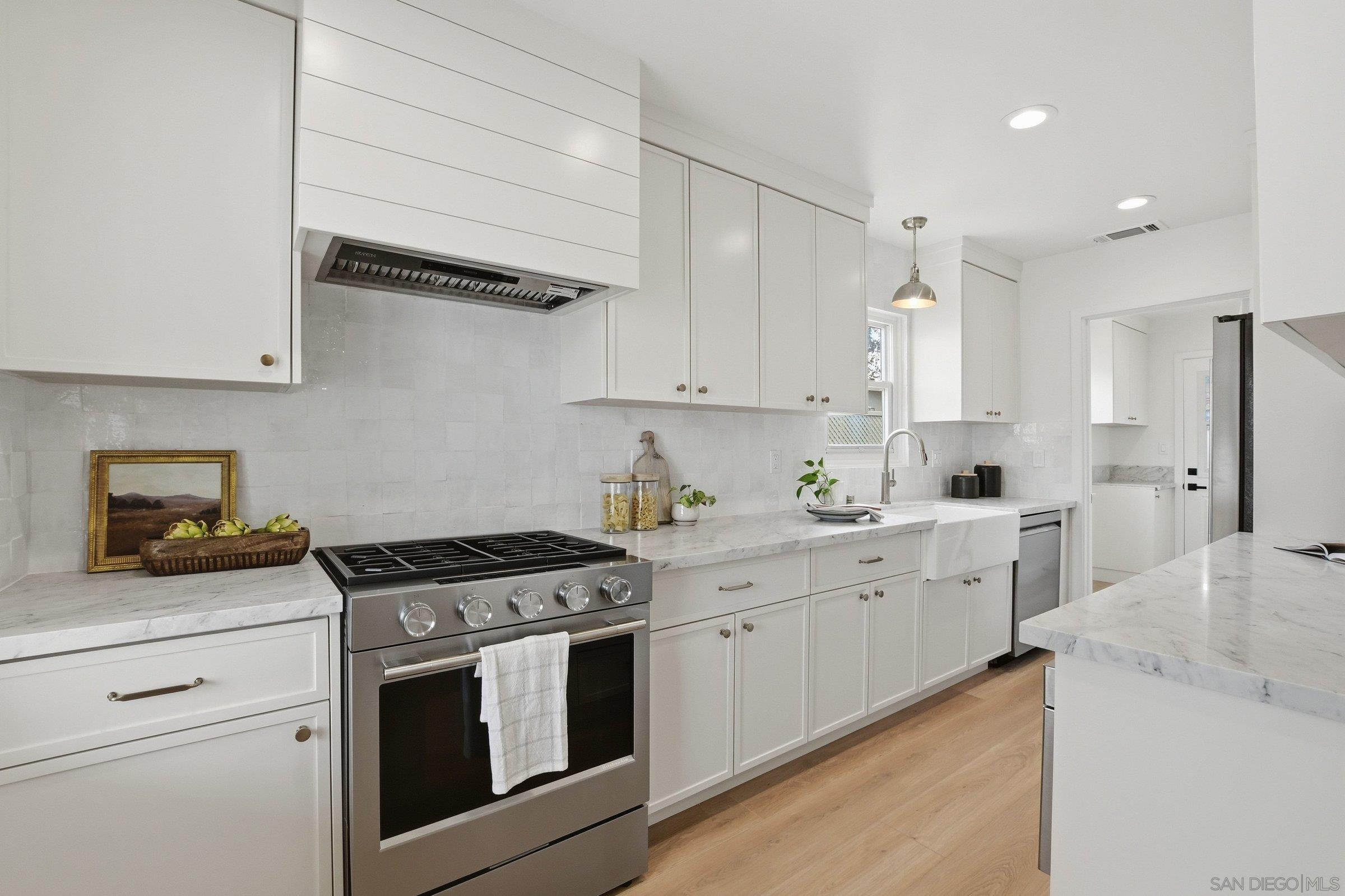 Detail Gallery Image 20 of 55 For 4906  Lorraine Dr, San Diego,  CA 92115 - 3 Beds | 3 Baths