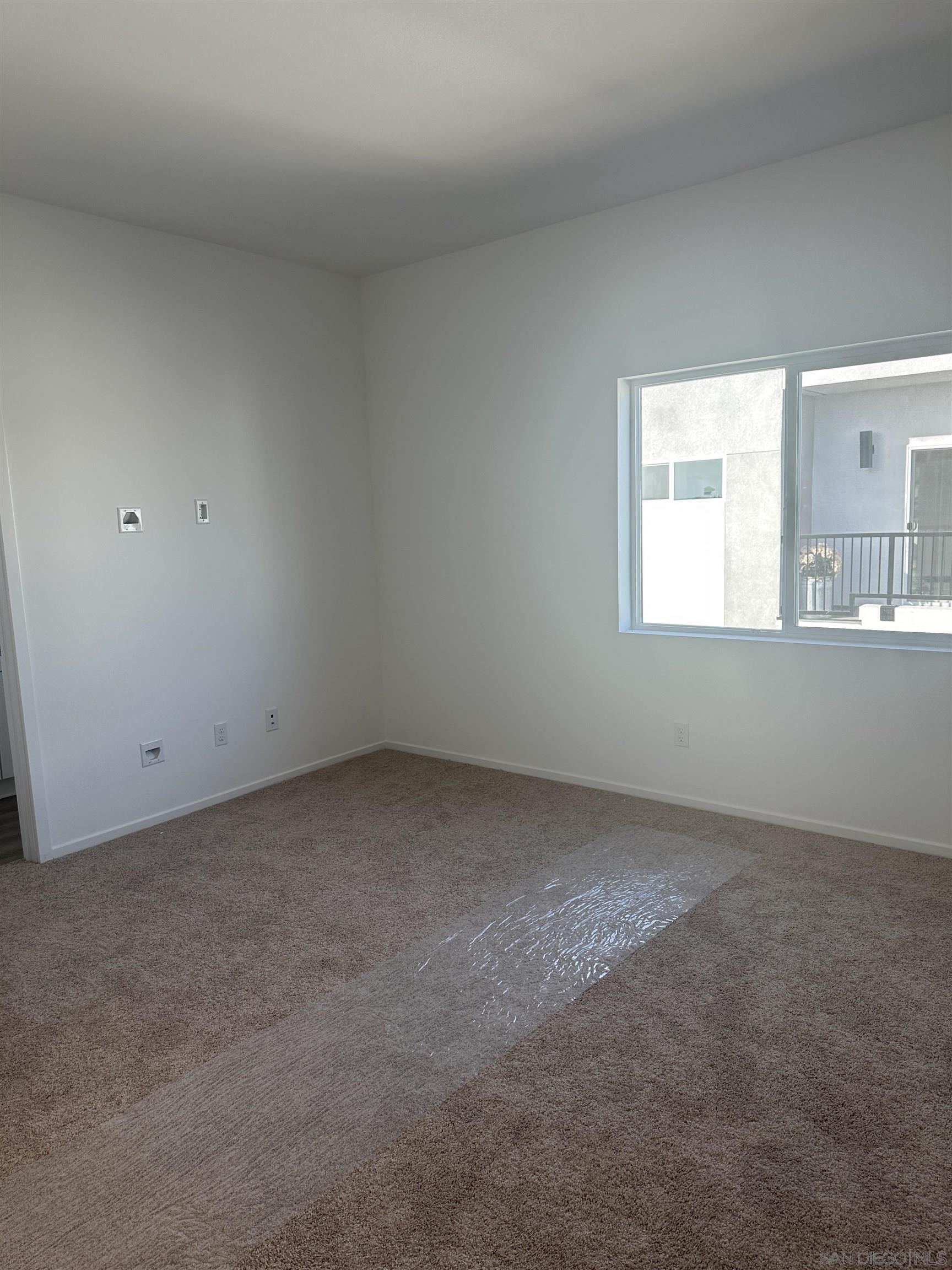 Detail Gallery Image 11 of 26 For 4952  Ocean View Blvd, San Diego,  CA 92113 - 3 Beds | 3 Baths