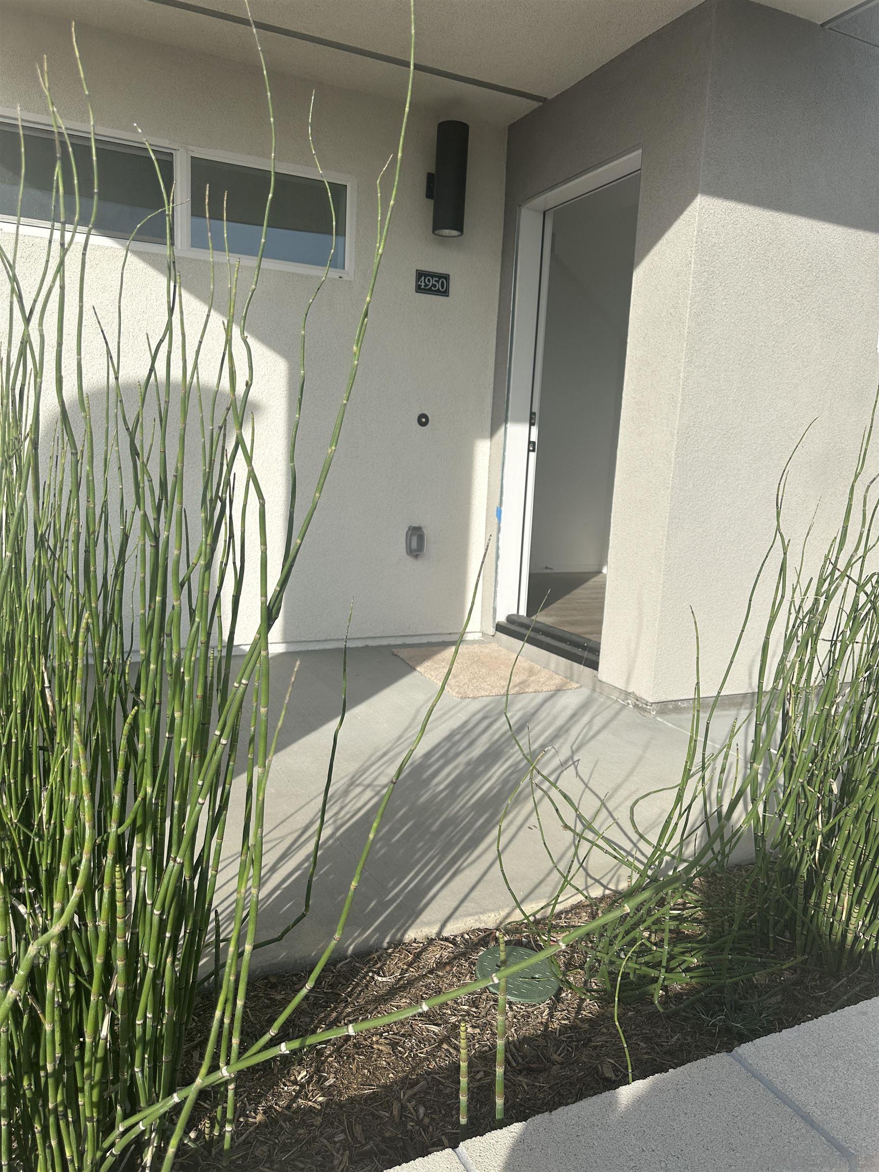 Detail Gallery Image 13 of 26 For 4952  Ocean View Blvd, San Diego,  CA 92113 - 3 Beds | 3 Baths