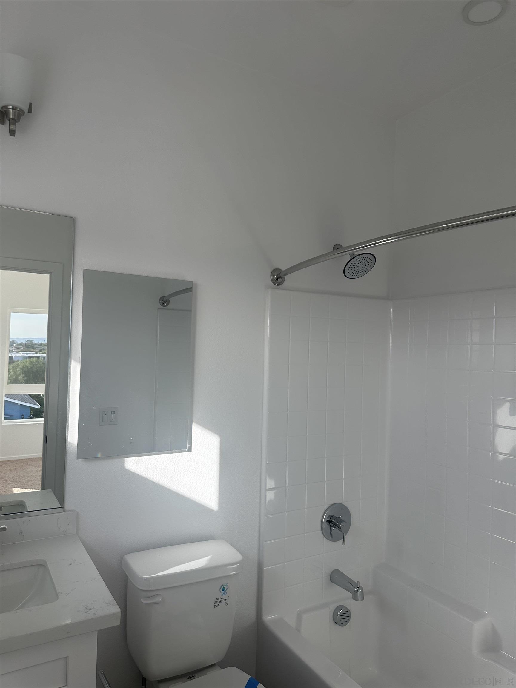 Detail Gallery Image 18 of 26 For 4952  Ocean View Blvd, San Diego,  CA 92113 - 3 Beds | 3 Baths