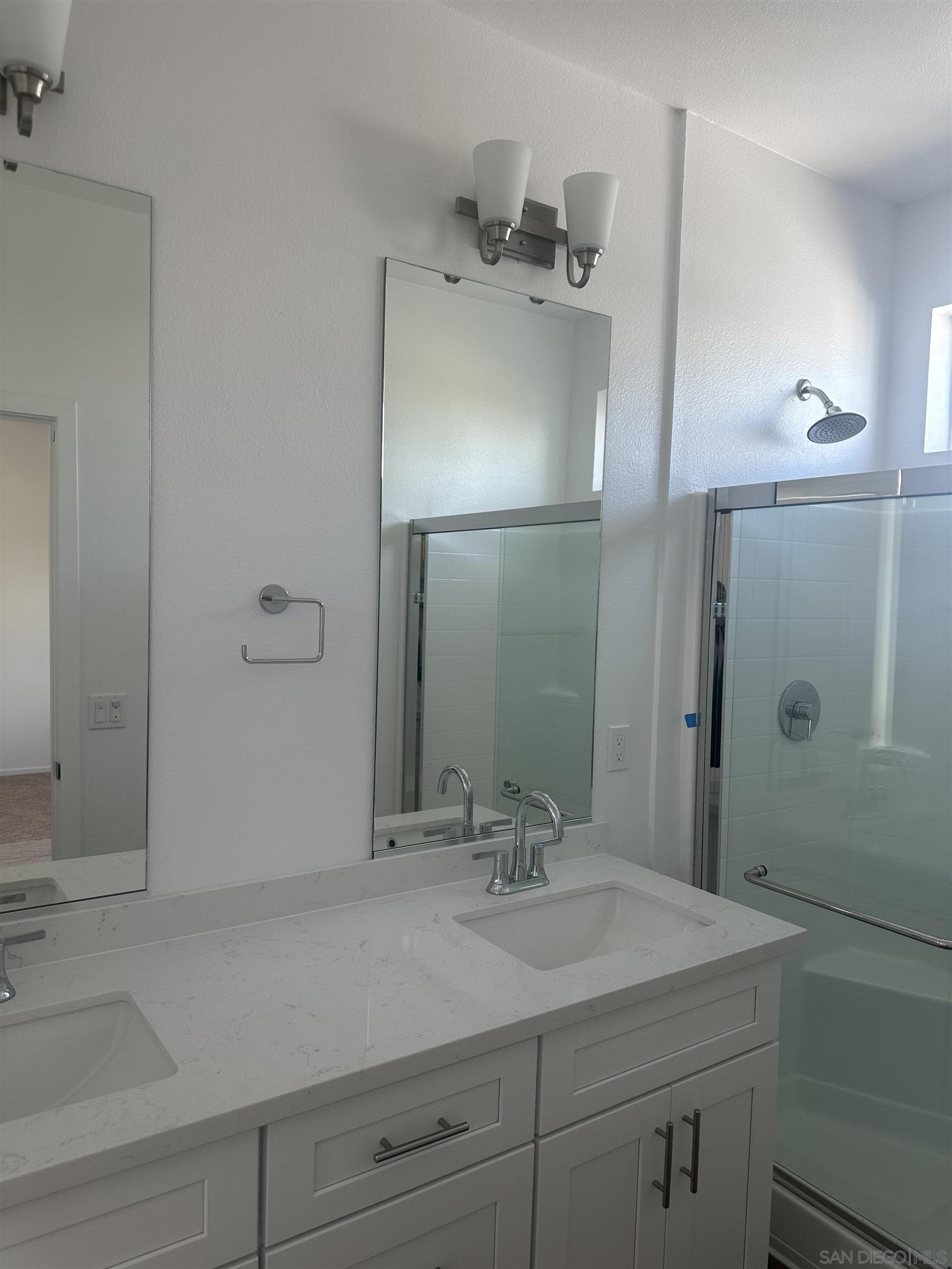 Detail Gallery Image 20 of 26 For 4952  Ocean View Blvd, San Diego,  CA 92113 - 3 Beds | 3 Baths