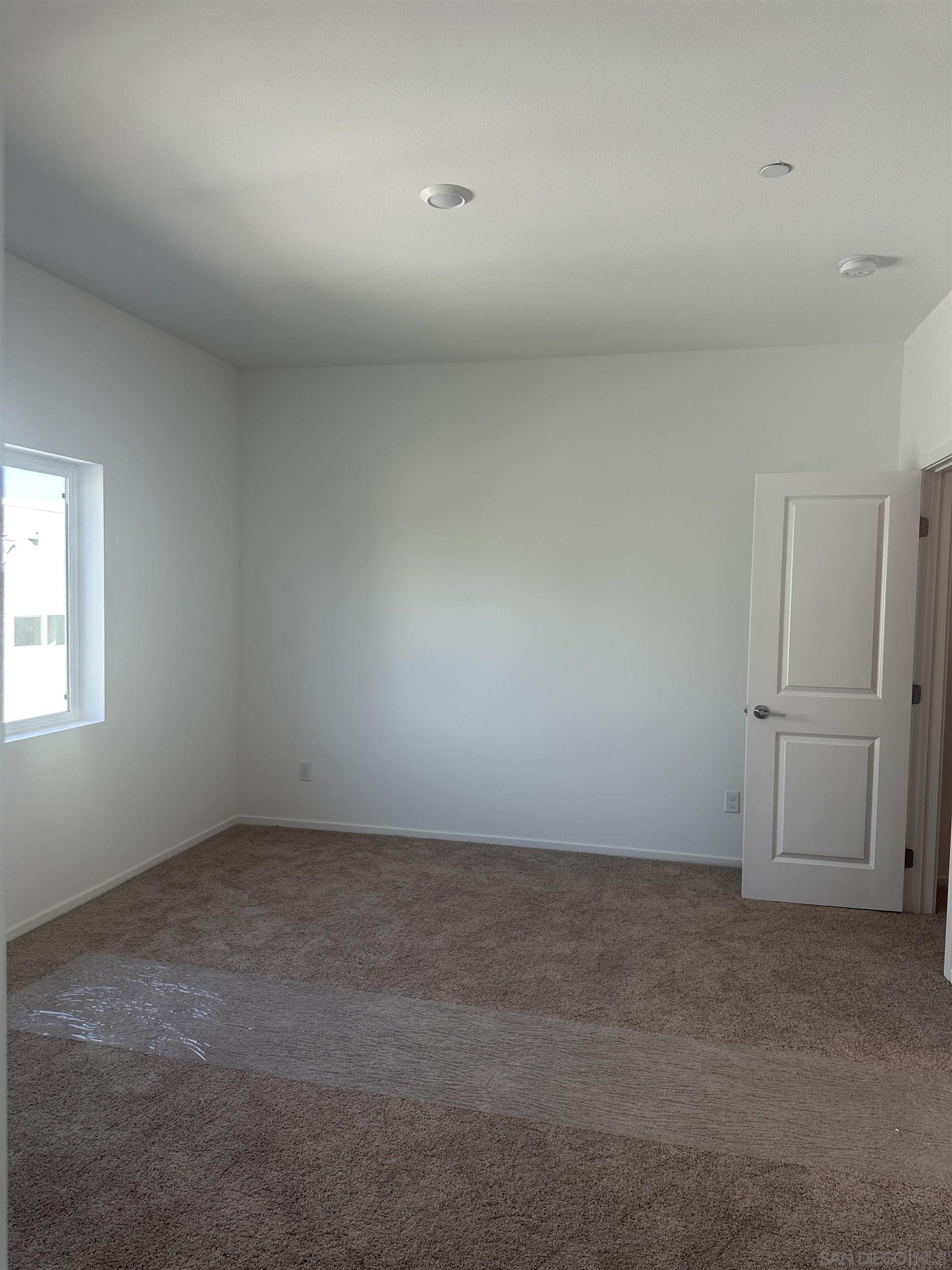 Detail Gallery Image 22 of 26 For 4952  Ocean View Blvd, San Diego,  CA 92113 - 3 Beds | 3 Baths