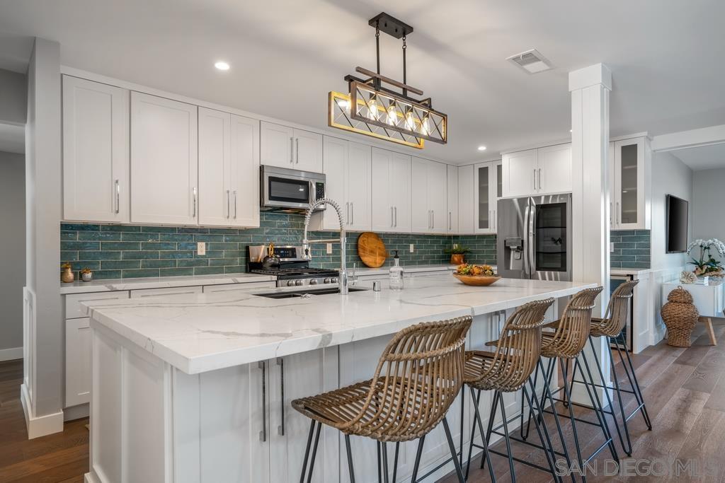 Detail Gallery Image 6 of 20 For 1436  Missouri St, San Diego,  CA 92109 - 5 Beds | 4/1 Baths