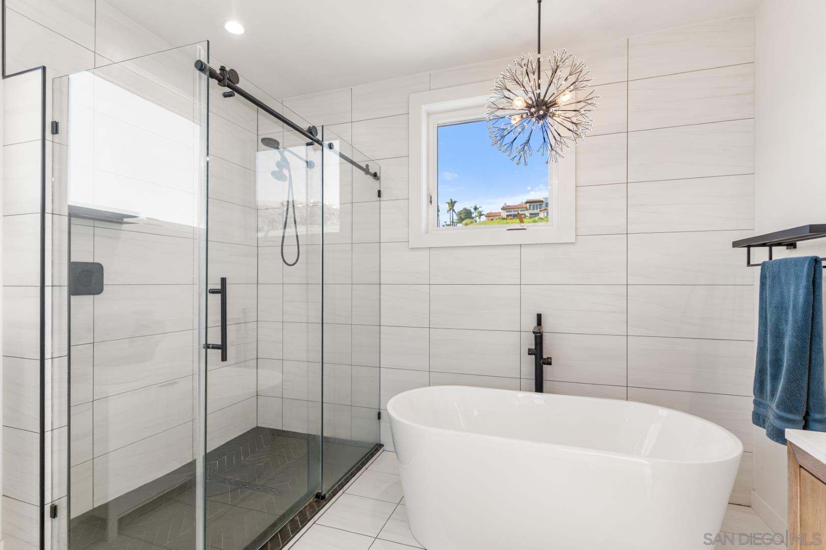 Detail Gallery Image 14 of 27 For 4407  Ramona Drive, Fallbrook,  CA 92028 - 4 Beds | 3/1 Baths