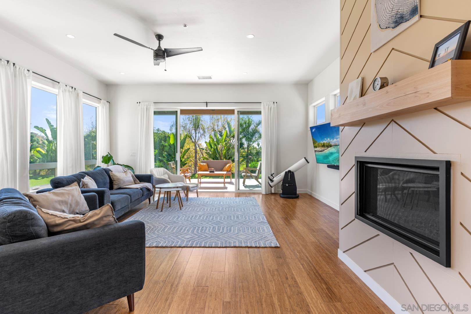 Detail Gallery Image 4 of 27 For 4407  Ramona Drive, Fallbrook,  CA 92028 - 4 Beds | 3/1 Baths