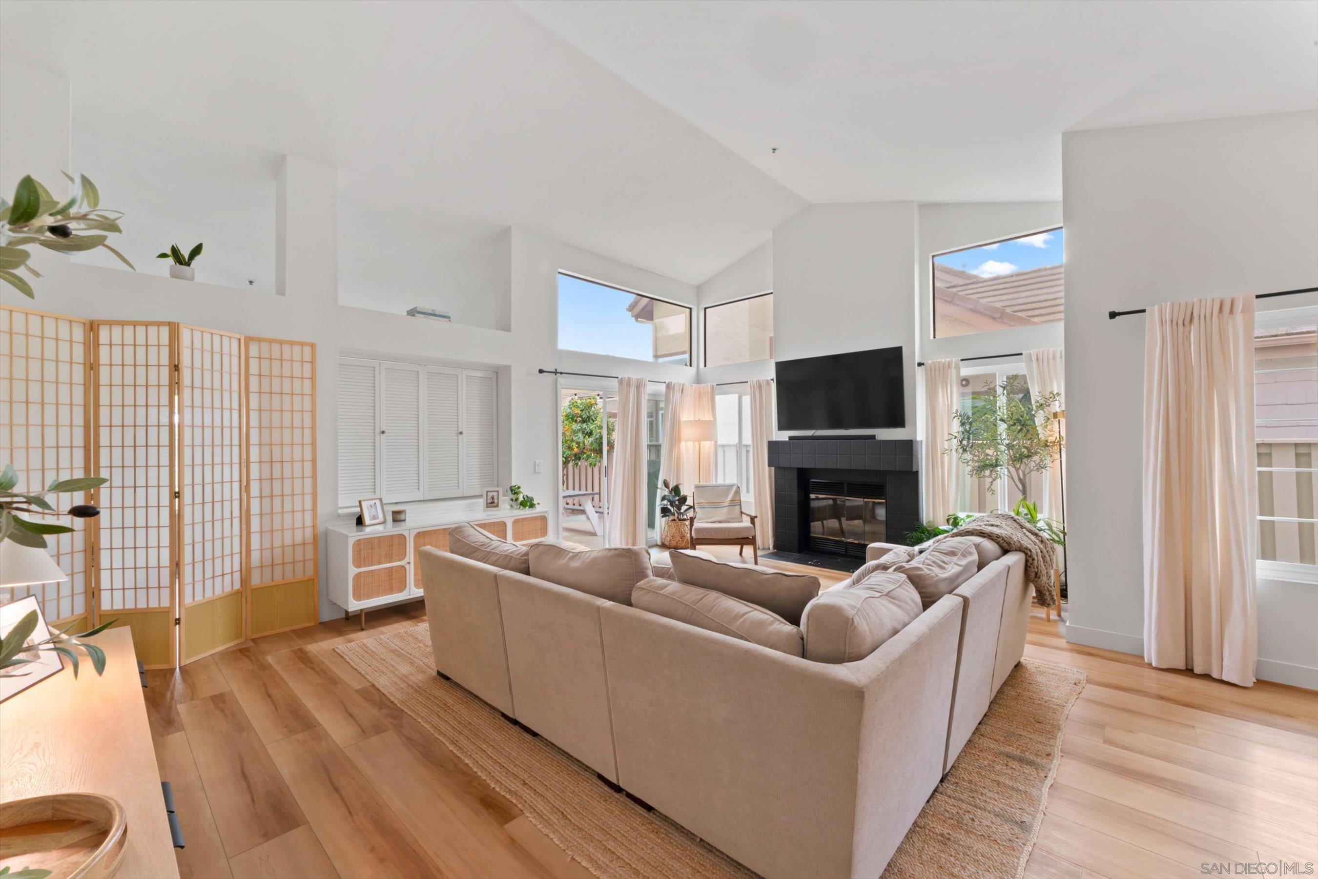 Detail Gallery Image 15 of 46 For 1938  Spyglass Circle, Vista,  CA 92081 - 2 Beds | 2 Baths