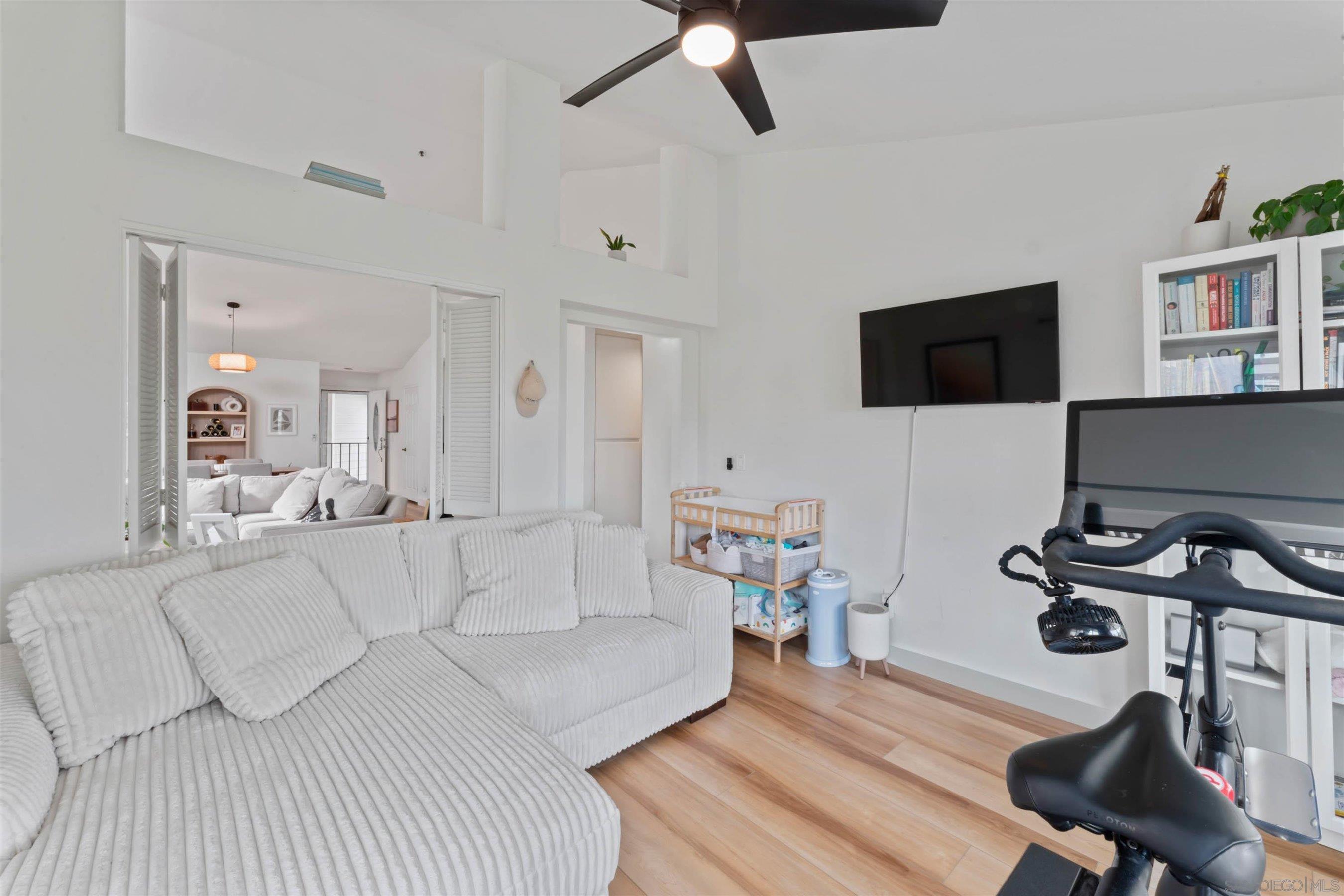 Detail Gallery Image 18 of 46 For 1938  Spyglass Circle, Vista,  CA 92081 - 2 Beds | 2 Baths