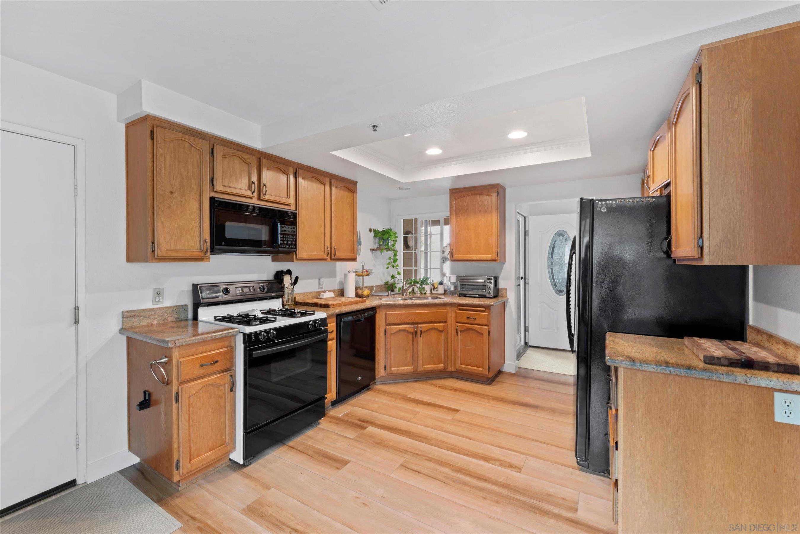 Detail Gallery Image 21 of 46 For 1938  Spyglass Circle, Vista,  CA 92081 - 2 Beds | 2 Baths