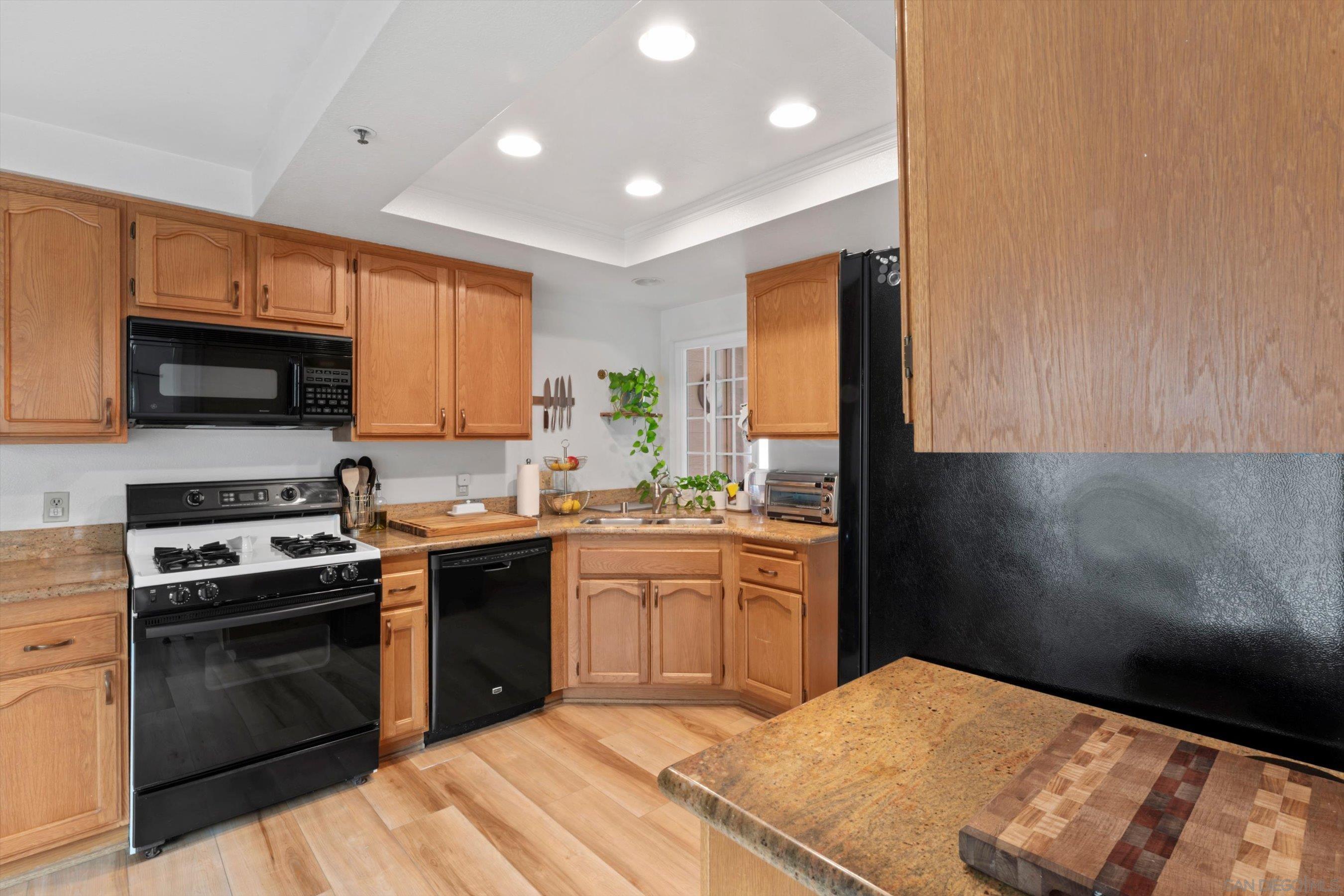 Detail Gallery Image 22 of 46 For 1938  Spyglass Circle, Vista,  CA 92081 - 2 Beds | 2 Baths