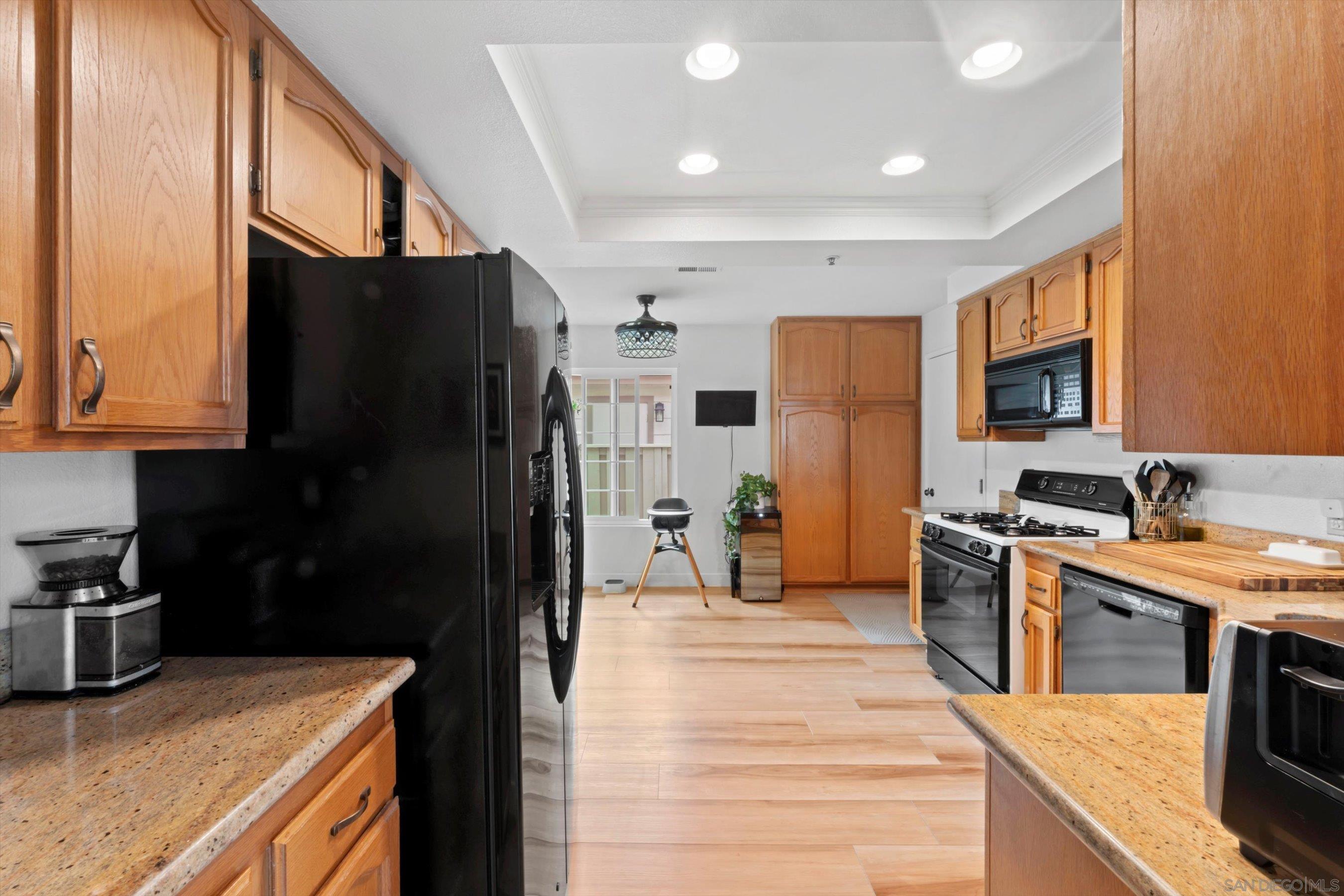 Detail Gallery Image 23 of 46 For 1938  Spyglass Circle, Vista,  CA 92081 - 2 Beds | 2 Baths