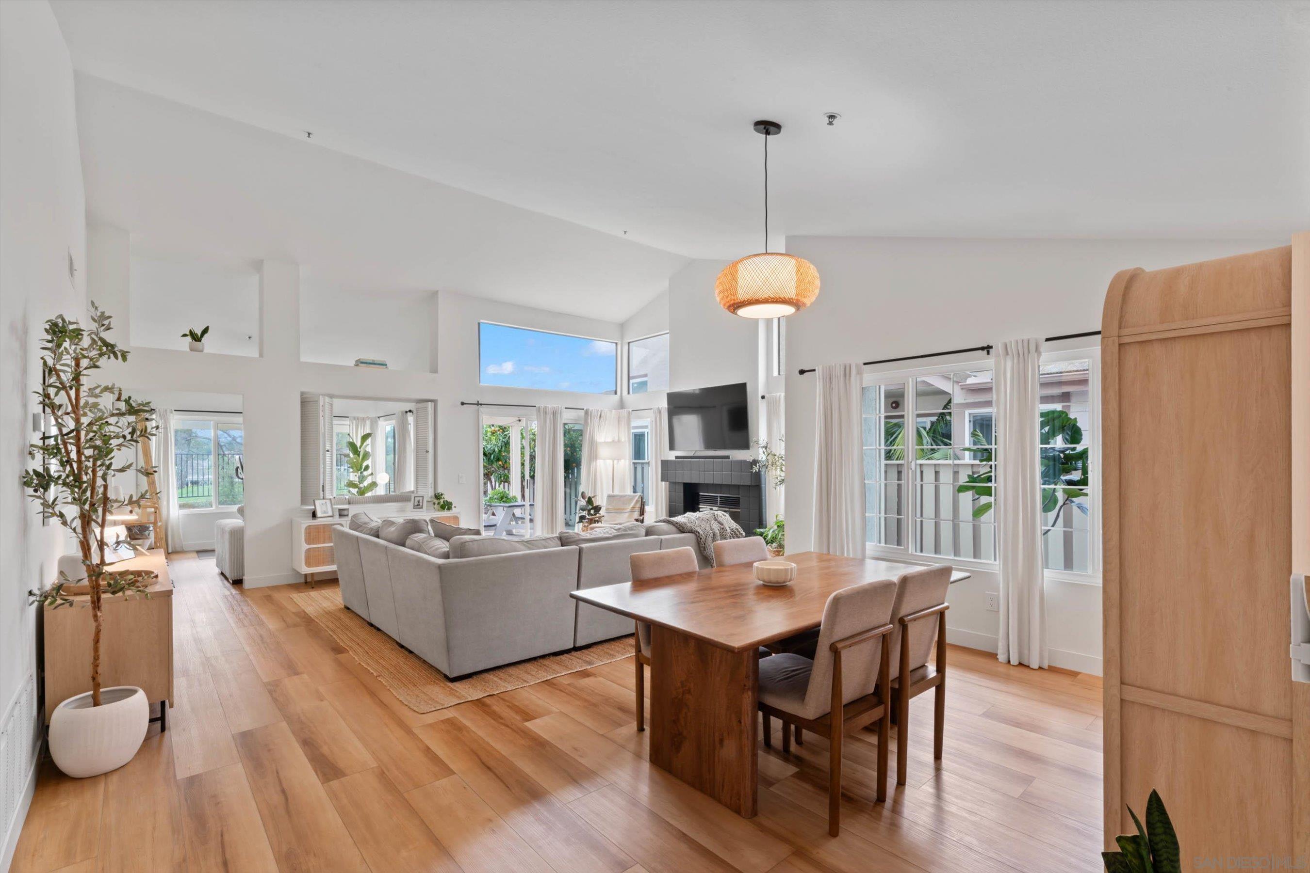 Detail Gallery Image 7 of 46 For 1938  Spyglass Circle, Vista,  CA 92081 - 2 Beds | 2 Baths