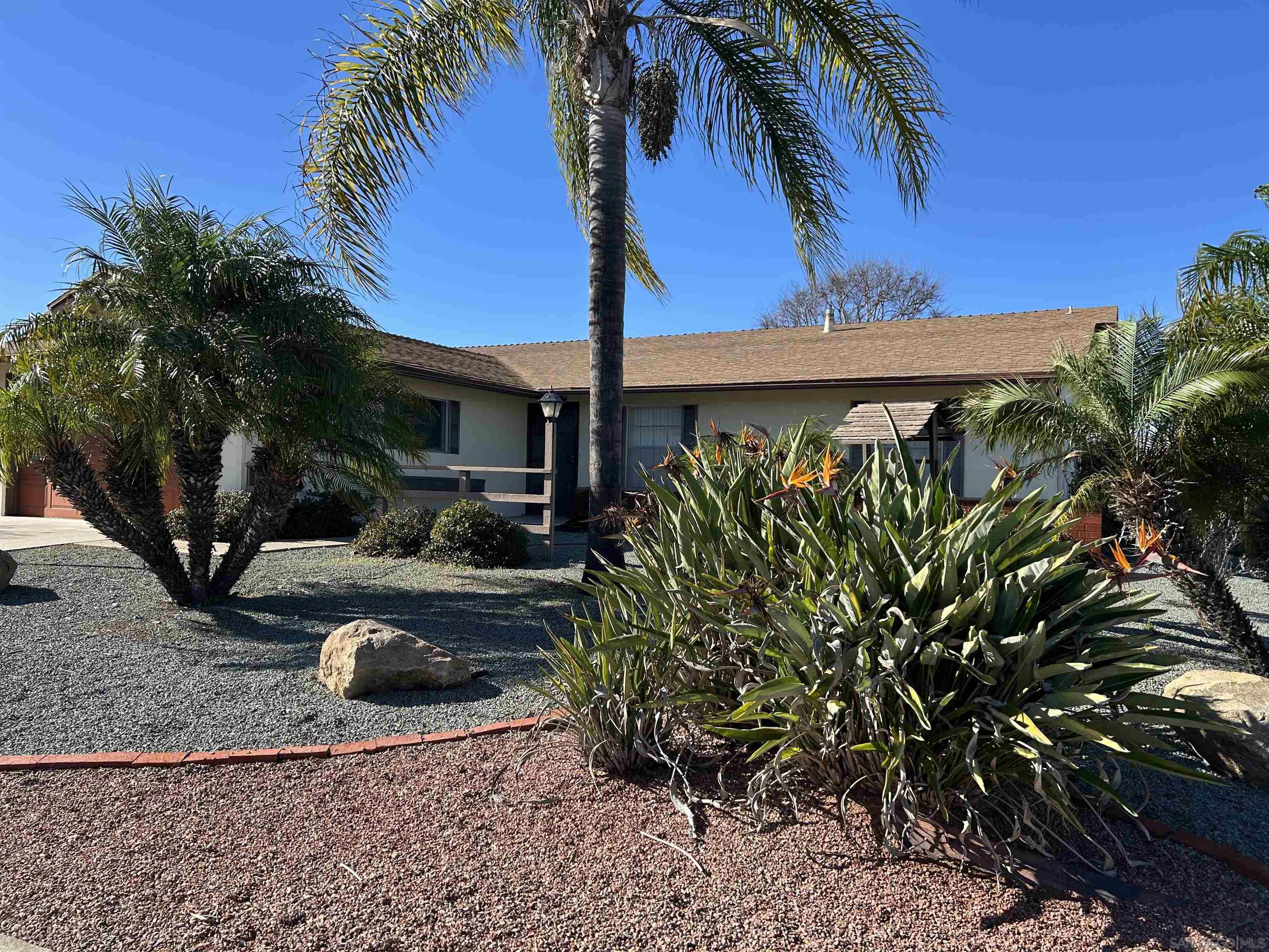 Detail Gallery Image 2 of 13 For 16462  Sarape Dr, San Diego,  CA 92128 - 3 Beds | 2 Baths