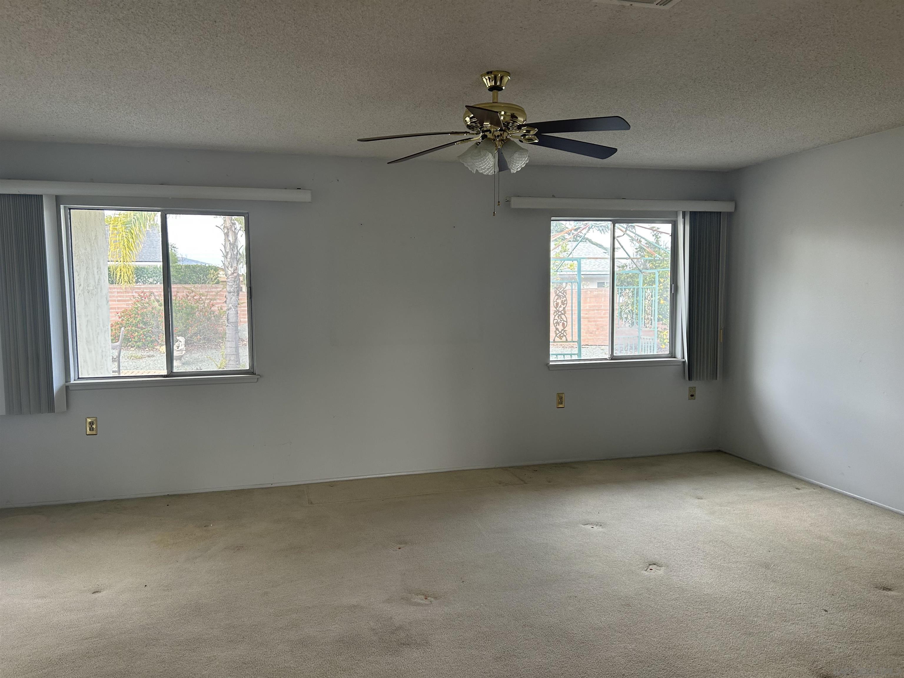 Detail Gallery Image 3 of 13 For 16462  Sarape Dr, San Diego,  CA 92128 - 3 Beds | 2 Baths