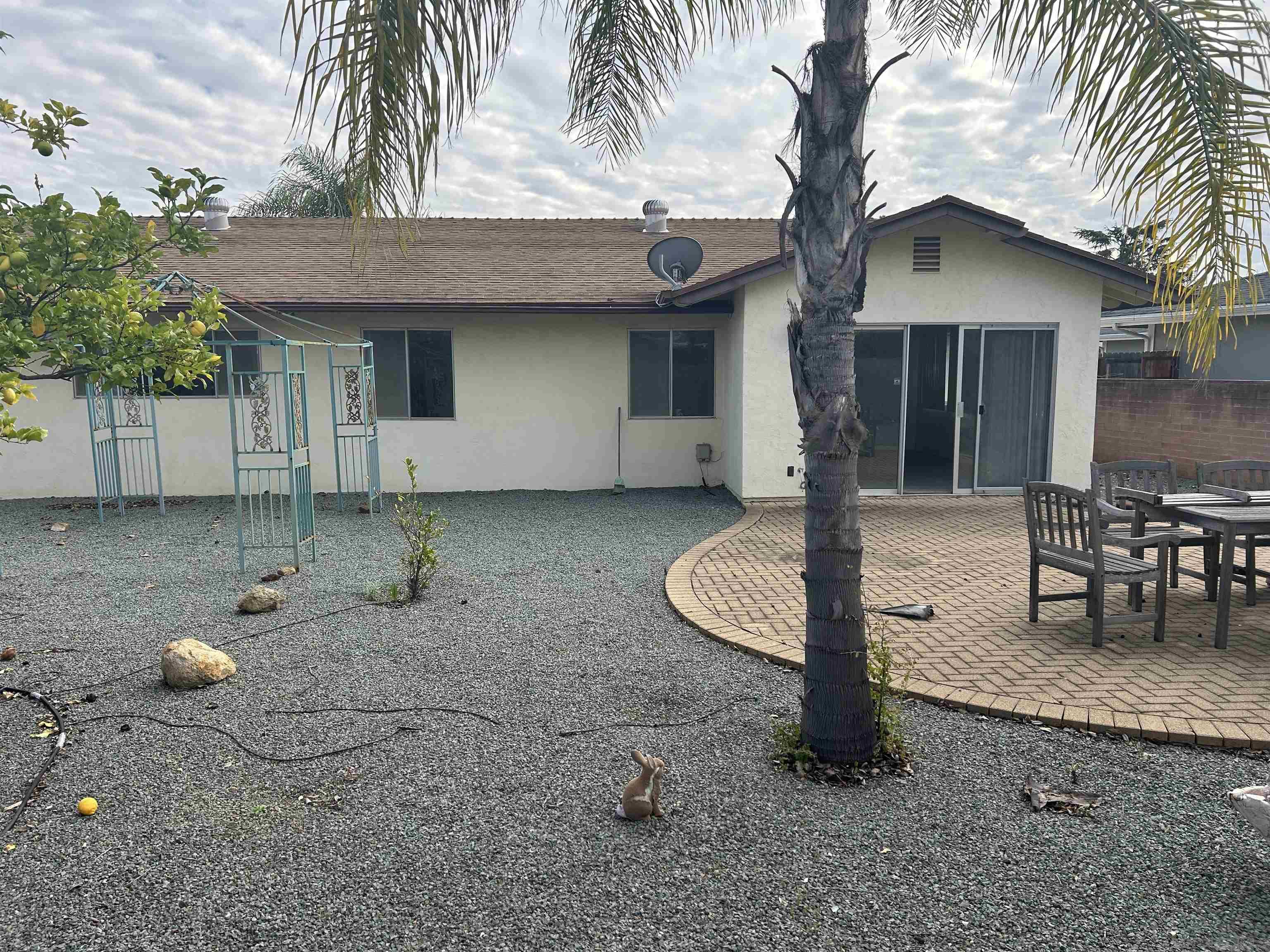 Detail Gallery Image 7 of 13 For 16462  Sarape Dr, San Diego,  CA 92128 - 3 Beds | 2 Baths