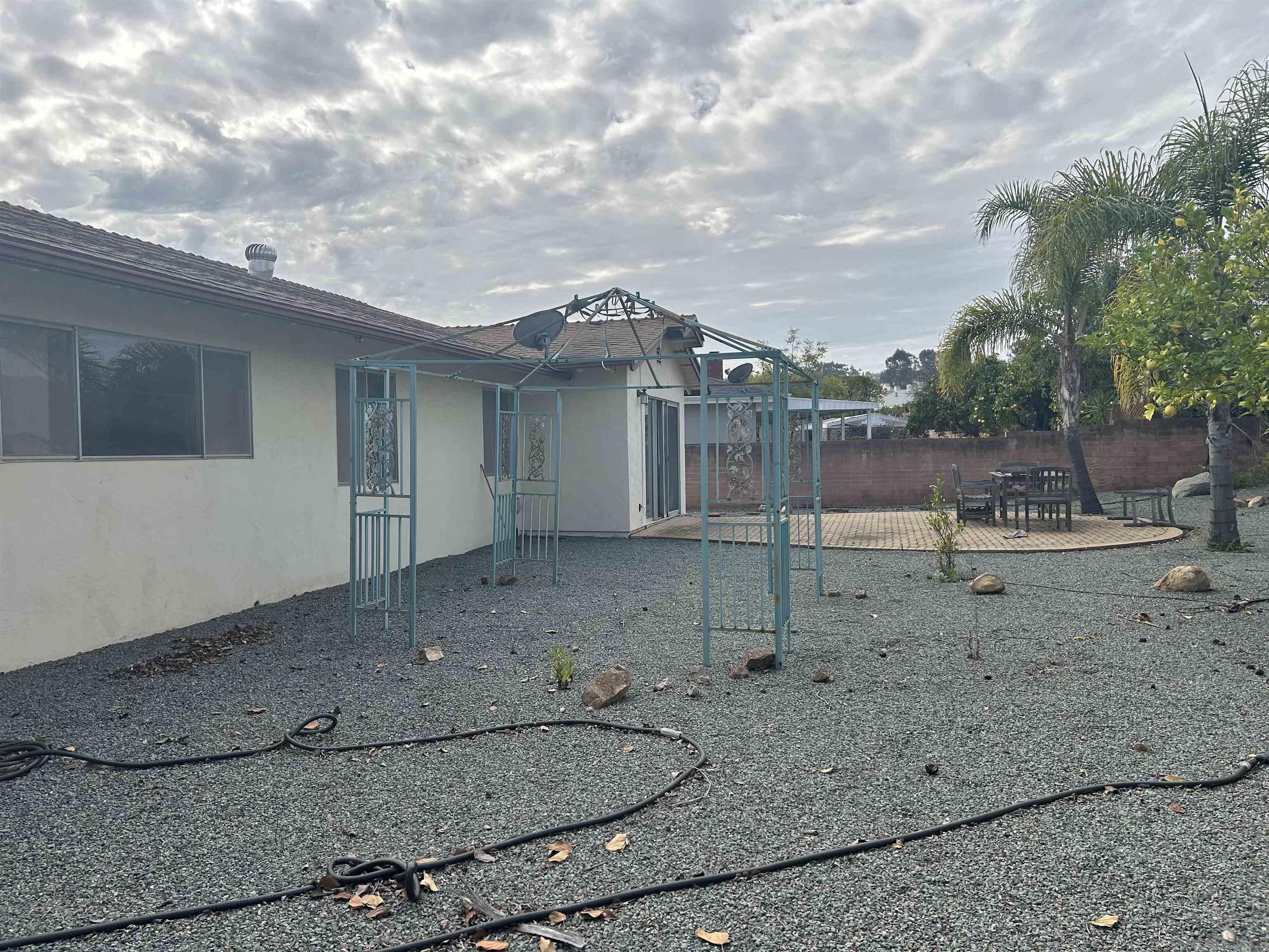 Detail Gallery Image 9 of 13 For 16462  Sarape Dr, San Diego,  CA 92128 - 3 Beds | 2 Baths