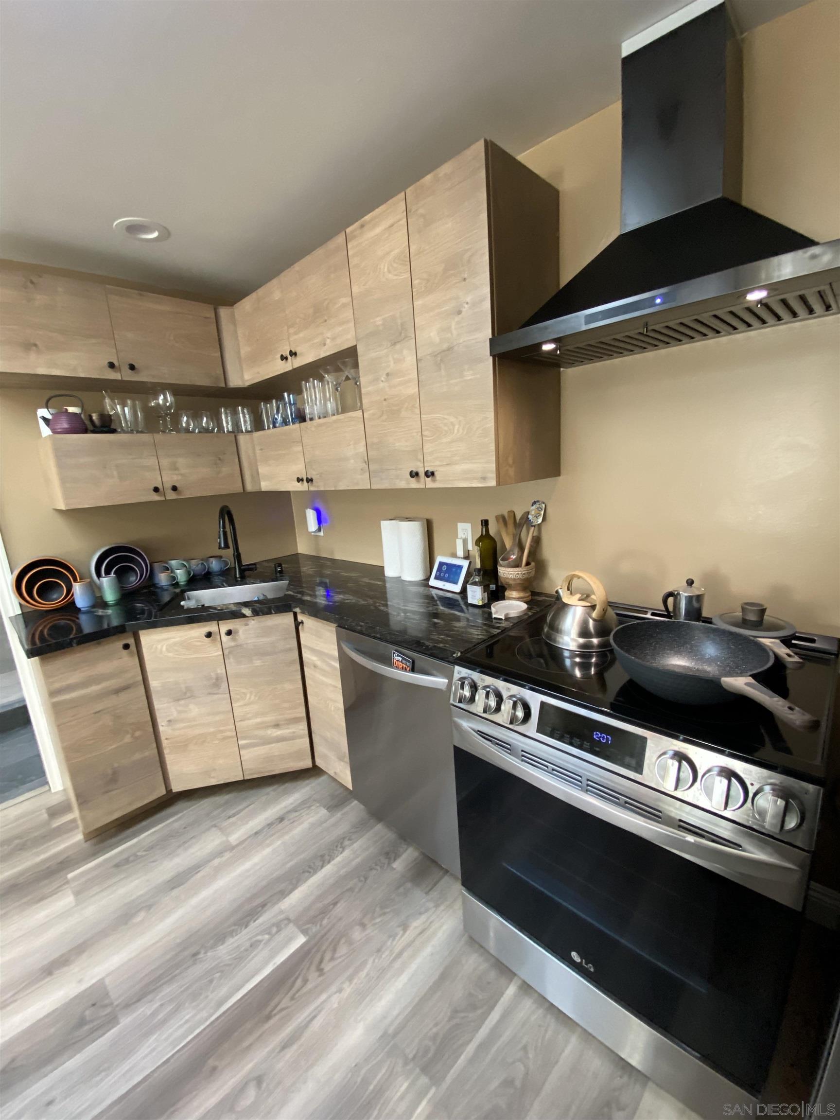 Detail Gallery Image 11 of 16 For 3042  Newell Dr, San Diego,  CA 92106 - 1 Beds | 1 Baths