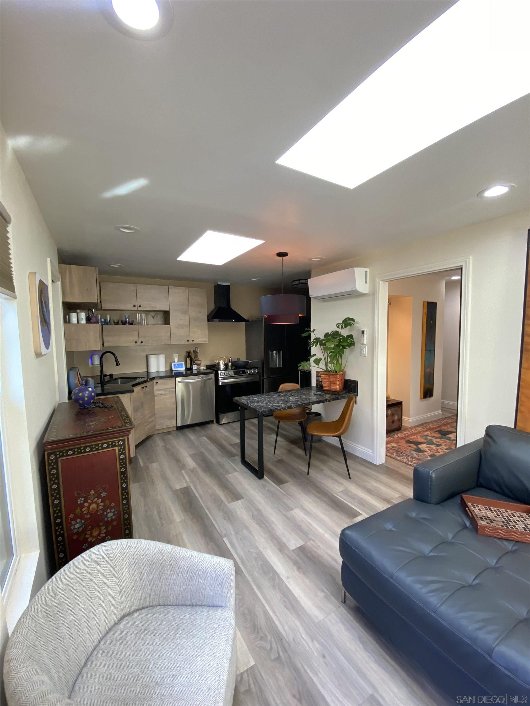 Detail Gallery Image 8 of 16 For 3042  Newell Dr, San Diego,  CA 92106 - 1 Beds | 1 Baths