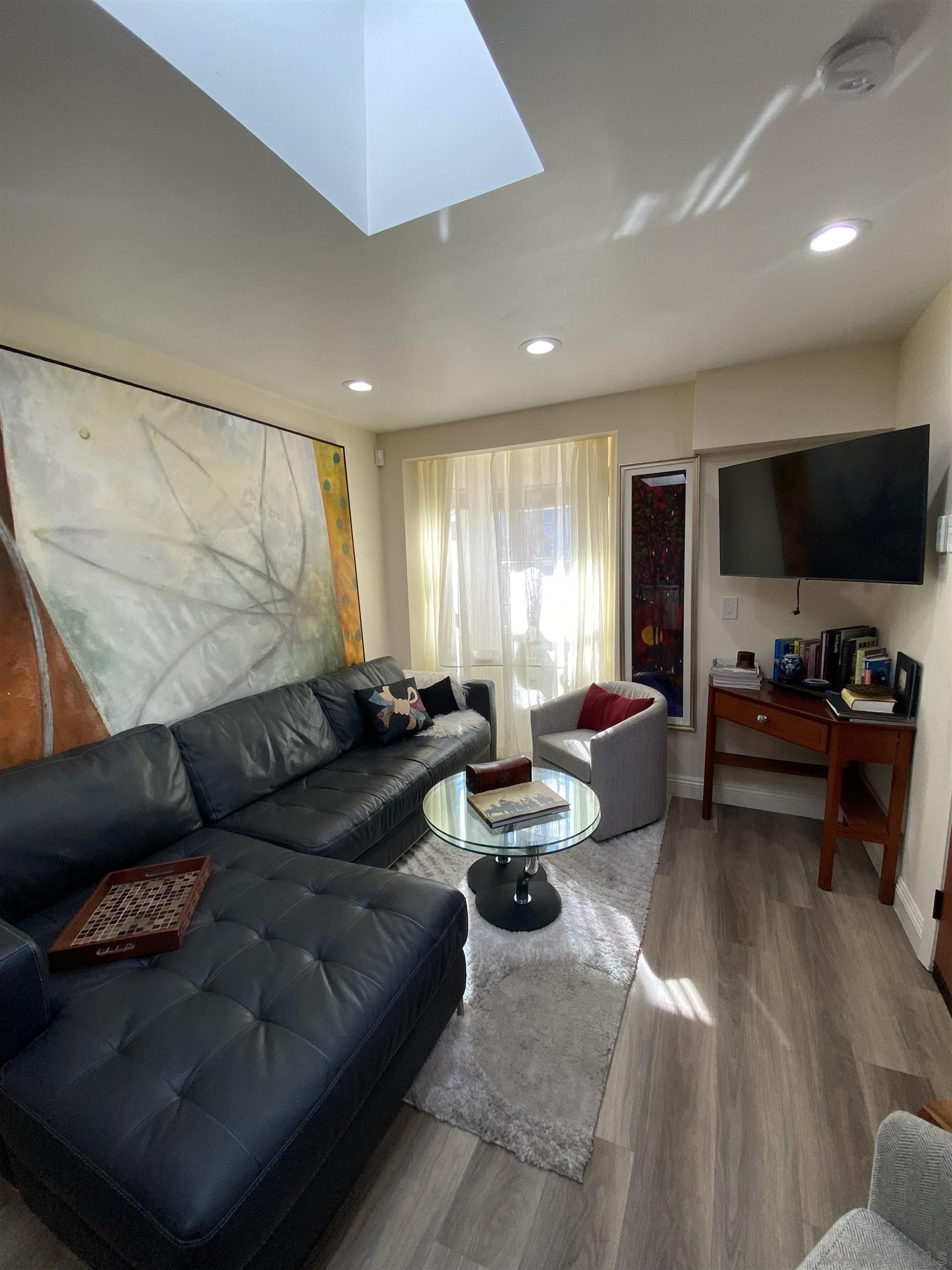 Detail Gallery Image 9 of 16 For 3042  Newell Dr, San Diego,  CA 92106 - 1 Beds | 1 Baths