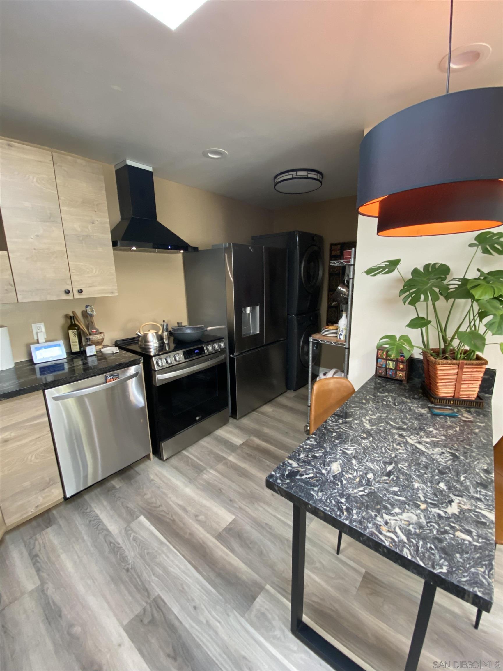 Detail Gallery Image 10 of 16 For 3042  Newell Dr, San Diego,  CA 92106 - 1 Beds | 1 Baths