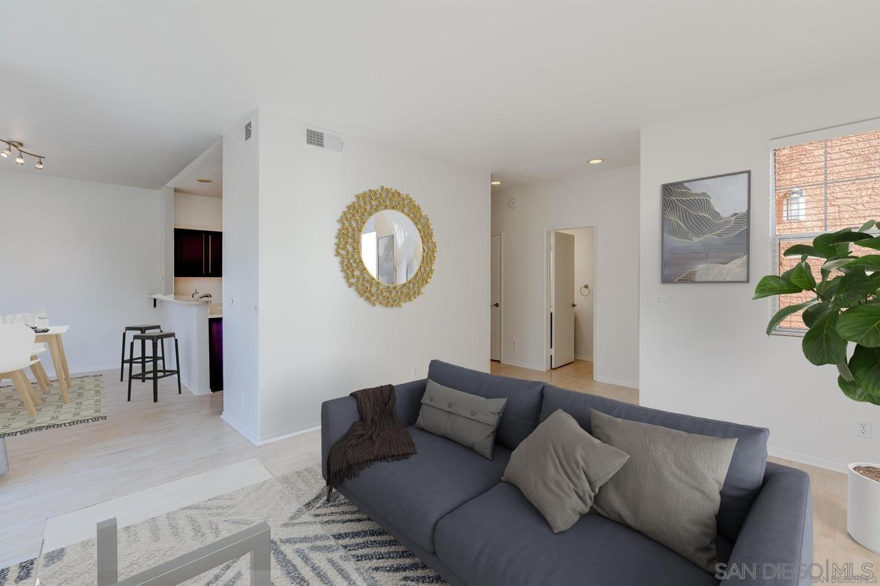 Detail Gallery Image 3 of 22 For 18826  Caminito Cantilena  #111,  San Diego,  CA 92128 - 2 Beds | 2/1 Baths