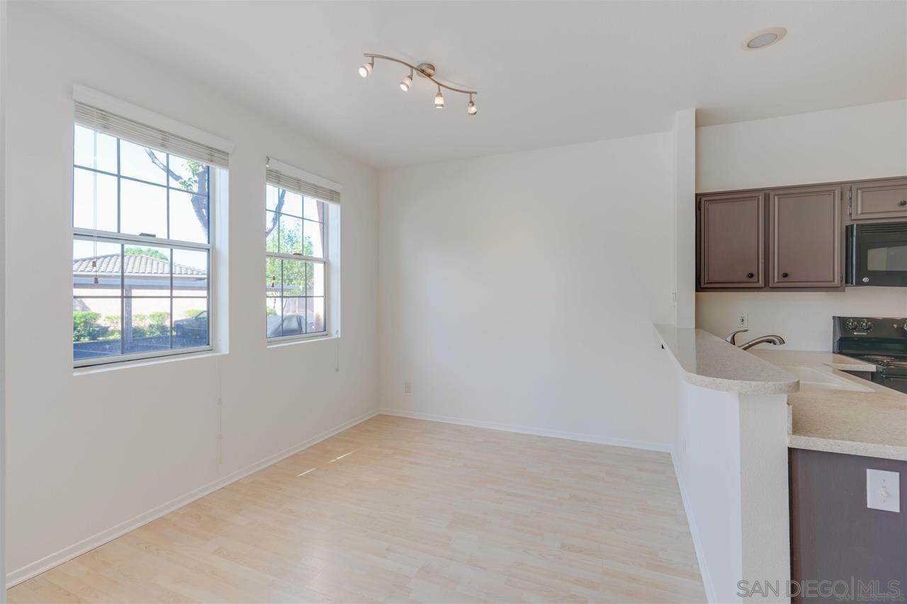 Detail Gallery Image 7 of 22 For 18826  Caminito Cantilena  #111,  San Diego,  CA 92128 - 2 Beds | 2/1 Baths