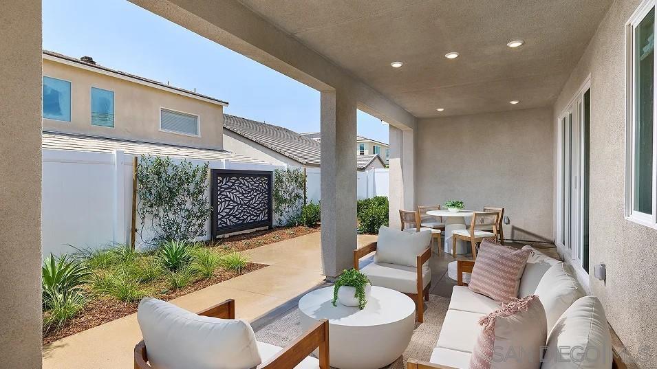 Detail Gallery Image 13 of 19 For 110  Takamasa Way, Oceanside,  CA 92057 - 3 Beds | 2/1 Baths