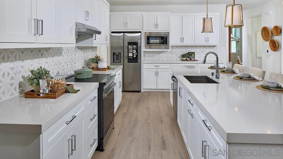 Detail Gallery Image 3 of 19 For 110  Takamasa Way, Oceanside,  CA 92057 - 3 Beds | 2/1 Baths