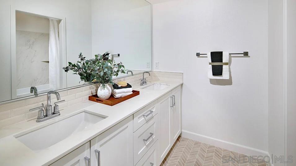 Detail Gallery Image 10 of 19 For 110  Takamasa Way, Oceanside,  CA 92057 - 3 Beds | 2/1 Baths