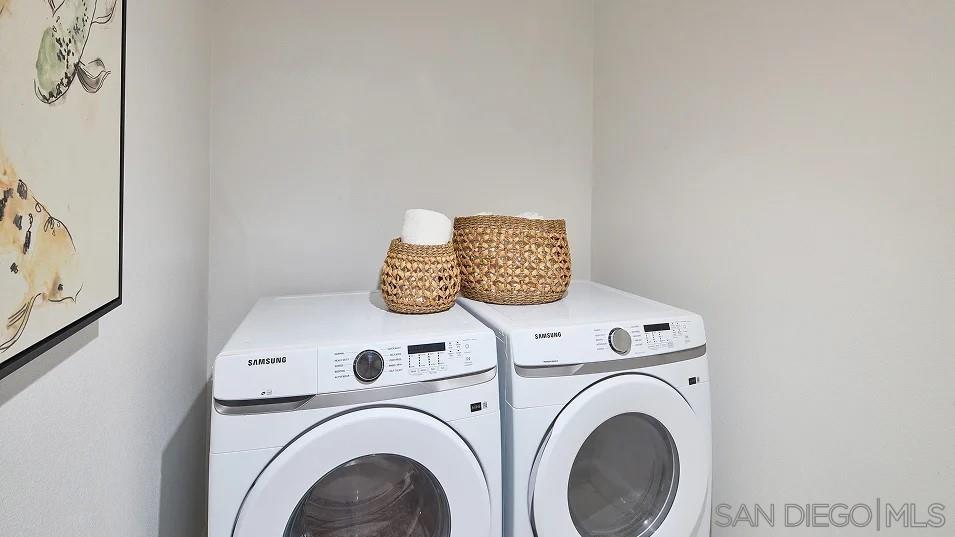 Detail Gallery Image 13 of 16 For 111  Metz Way, Oceanside,  CA 92057 - 4 Beds | 3 Baths