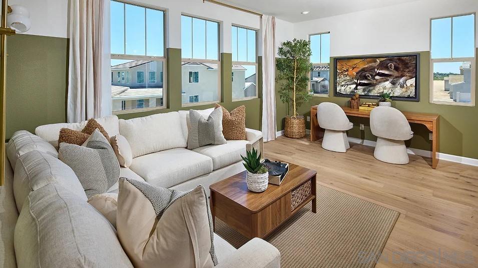 Detail Gallery Image 7 of 16 For 111  Metz Way, Oceanside,  CA 92057 - 4 Beds | 3 Baths