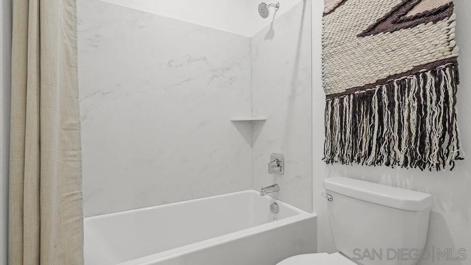 Detail Gallery Image 11 of 30 For 11058  Brookfield Court, Lakeside,  CA 92040 - 5 Beds | 3/1 Baths