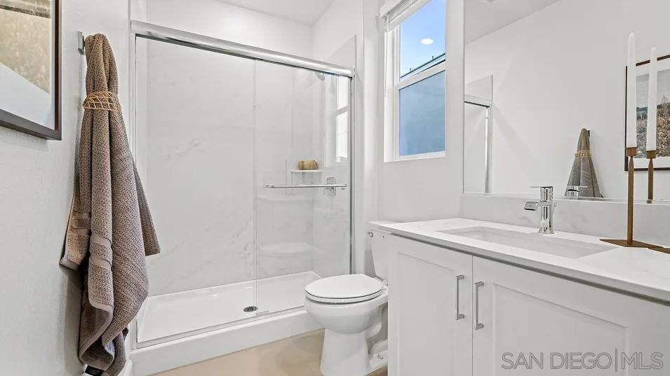 Detail Gallery Image 12 of 30 For 11058  Brookfield Court, Lakeside,  CA 92040 - 5 Beds | 3/1 Baths