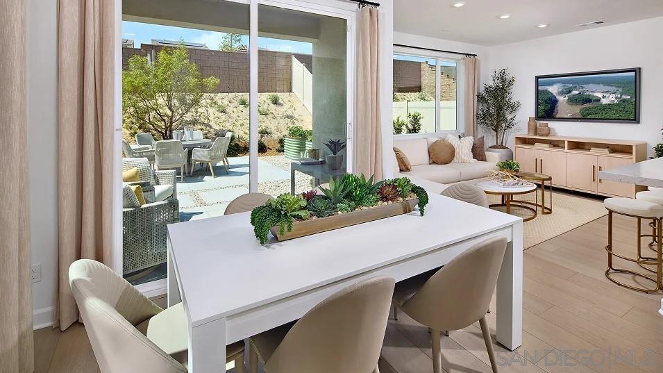 Detail Gallery Image 4 of 18 For 1057  Spike Street  #2,  Chula Vista,  CA 91911 - 4 Beds | 2/1 Baths