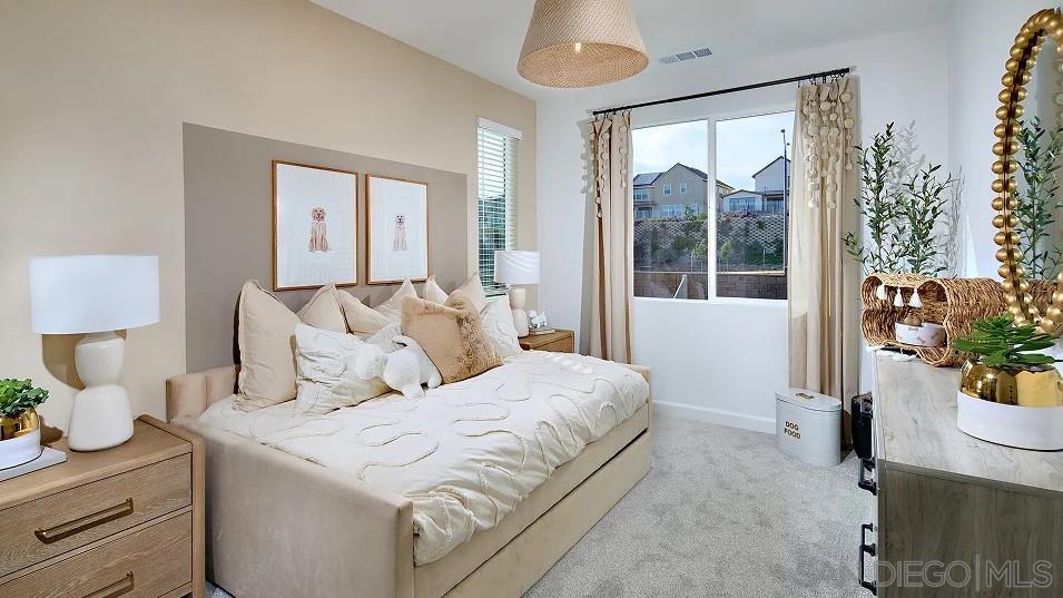 Detail Gallery Image 5 of 18 For 1057  Spike Street  #2,  Chula Vista,  CA 91911 - 4 Beds | 2/1 Baths