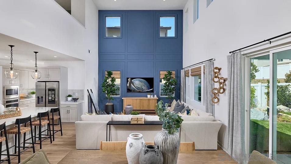 Detail Gallery Image 2 of 29 For 120  Alethea Way, Oceanside,  CA 92057 - 4 Beds | 4/1 Baths