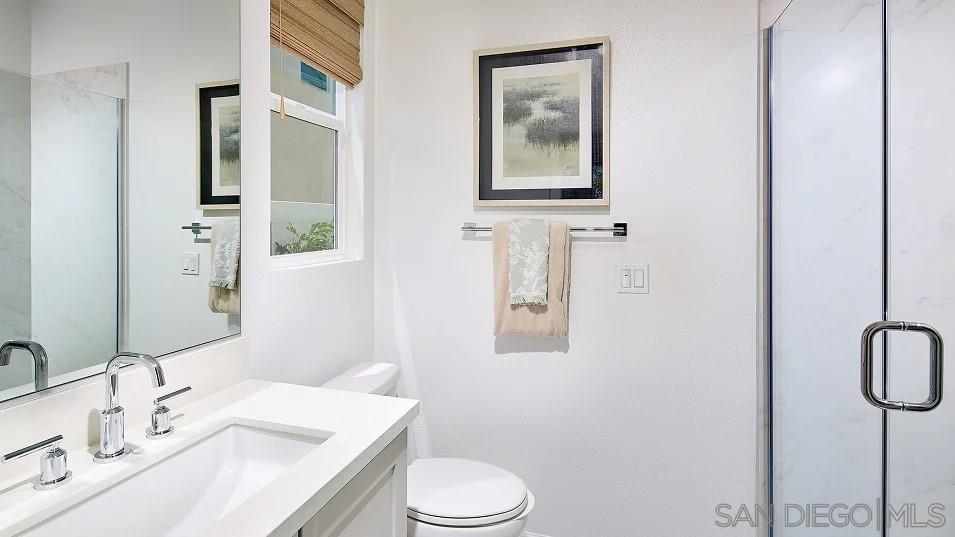 Detail Gallery Image 14 of 29 For 120  Alethea Way, Oceanside,  CA 92057 - 4 Beds | 4/1 Baths