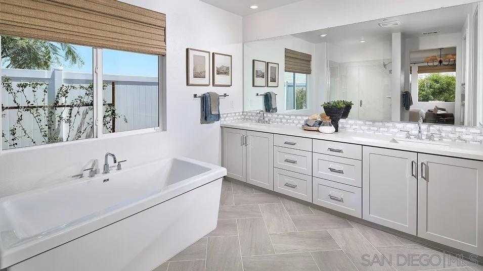 Detail Gallery Image 20 of 29 For 120  Alethea Way, Oceanside,  CA 92057 - 4 Beds | 4/1 Baths