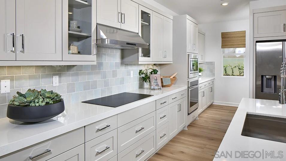 Detail Gallery Image 4 of 29 For 120  Alethea Way, Oceanside,  CA 92057 - 4 Beds | 4/1 Baths