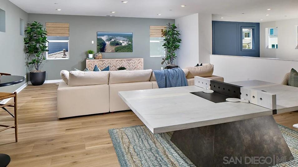 Detail Gallery Image 6 of 29 For 120  Alethea Way, Oceanside,  CA 92057 - 4 Beds | 4/1 Baths