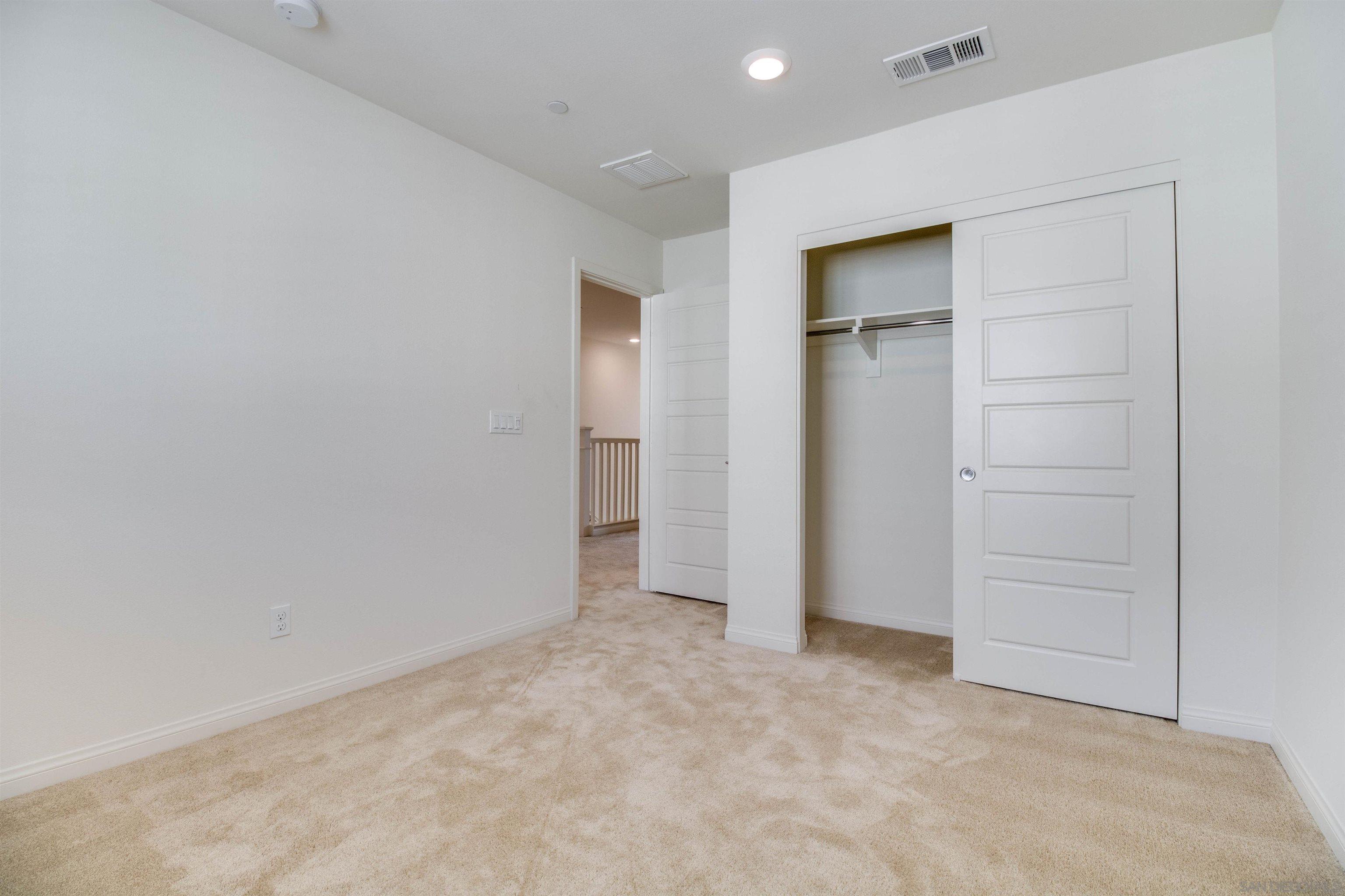Detail Gallery Image 17 of 29 For 6012  Village Center Loop Rd  #35,  San Diego,  CA 92130 - 3 Beds | 2/1 Baths
