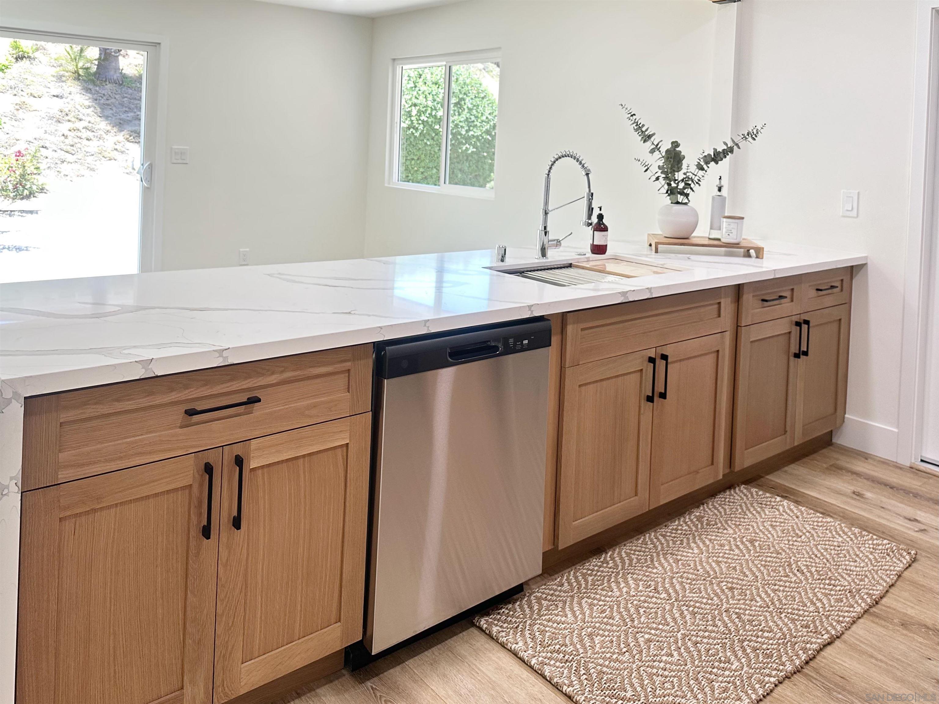 Detail Gallery Image 11 of 33 For 16634  Bernardo Oaks Dr, San Diego,  CA 92128 - 2 Beds | 2 Baths