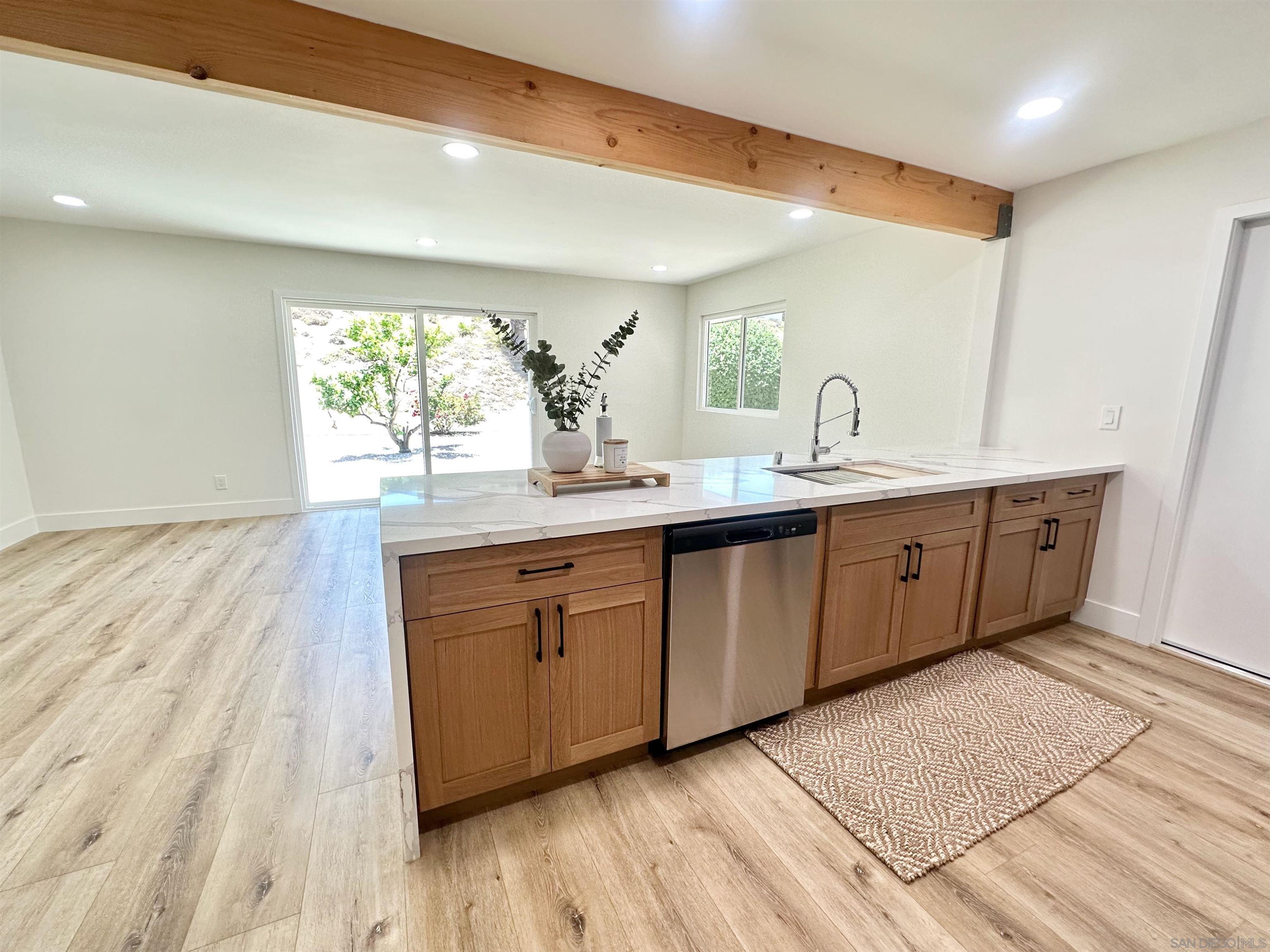 Detail Gallery Image 12 of 33 For 16634  Bernardo Oaks Dr, San Diego,  CA 92128 - 2 Beds | 2 Baths