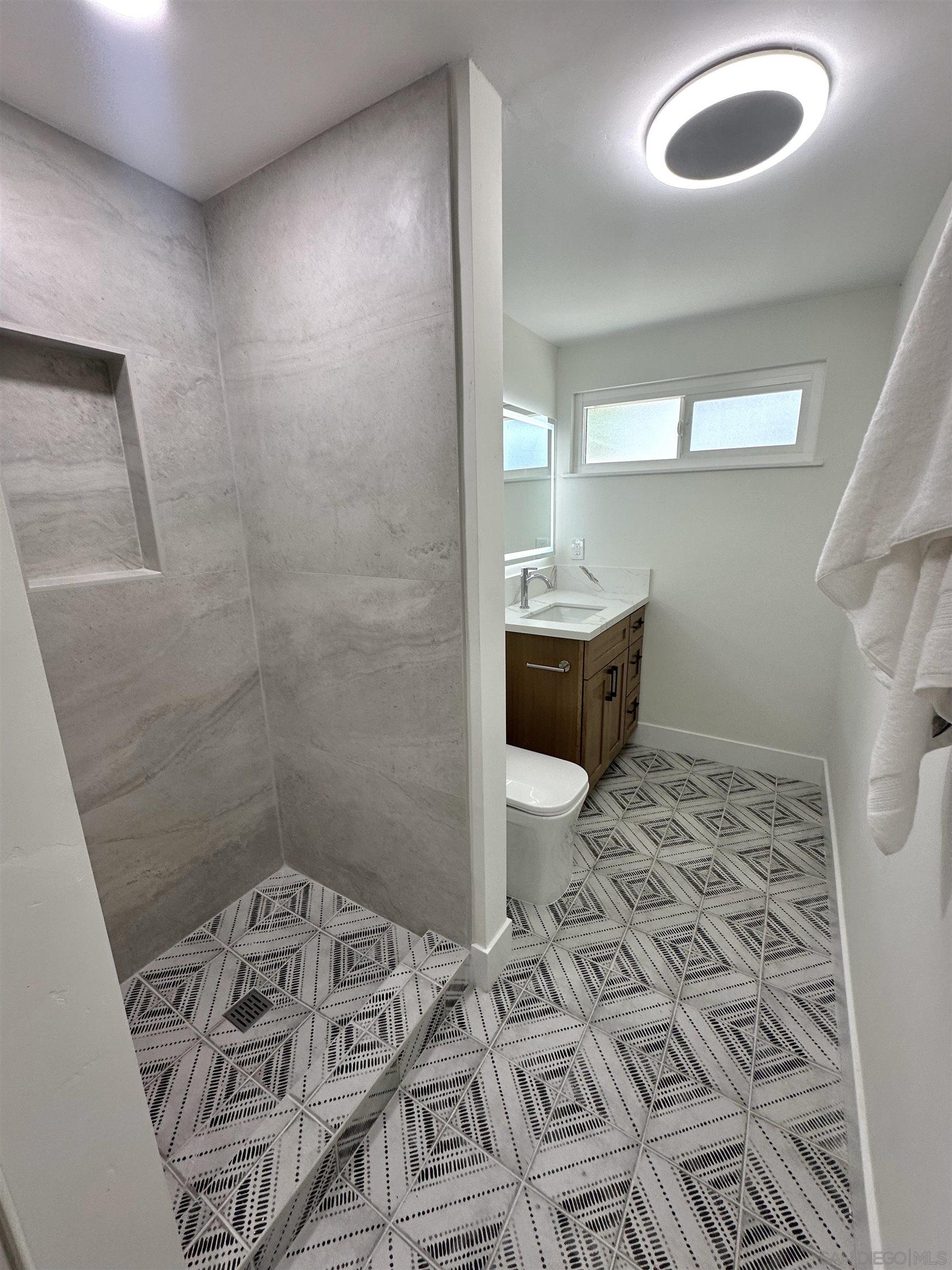 Detail Gallery Image 28 of 33 For 16634  Bernardo Oaks Dr, San Diego,  CA 92128 - 2 Beds | 2 Baths