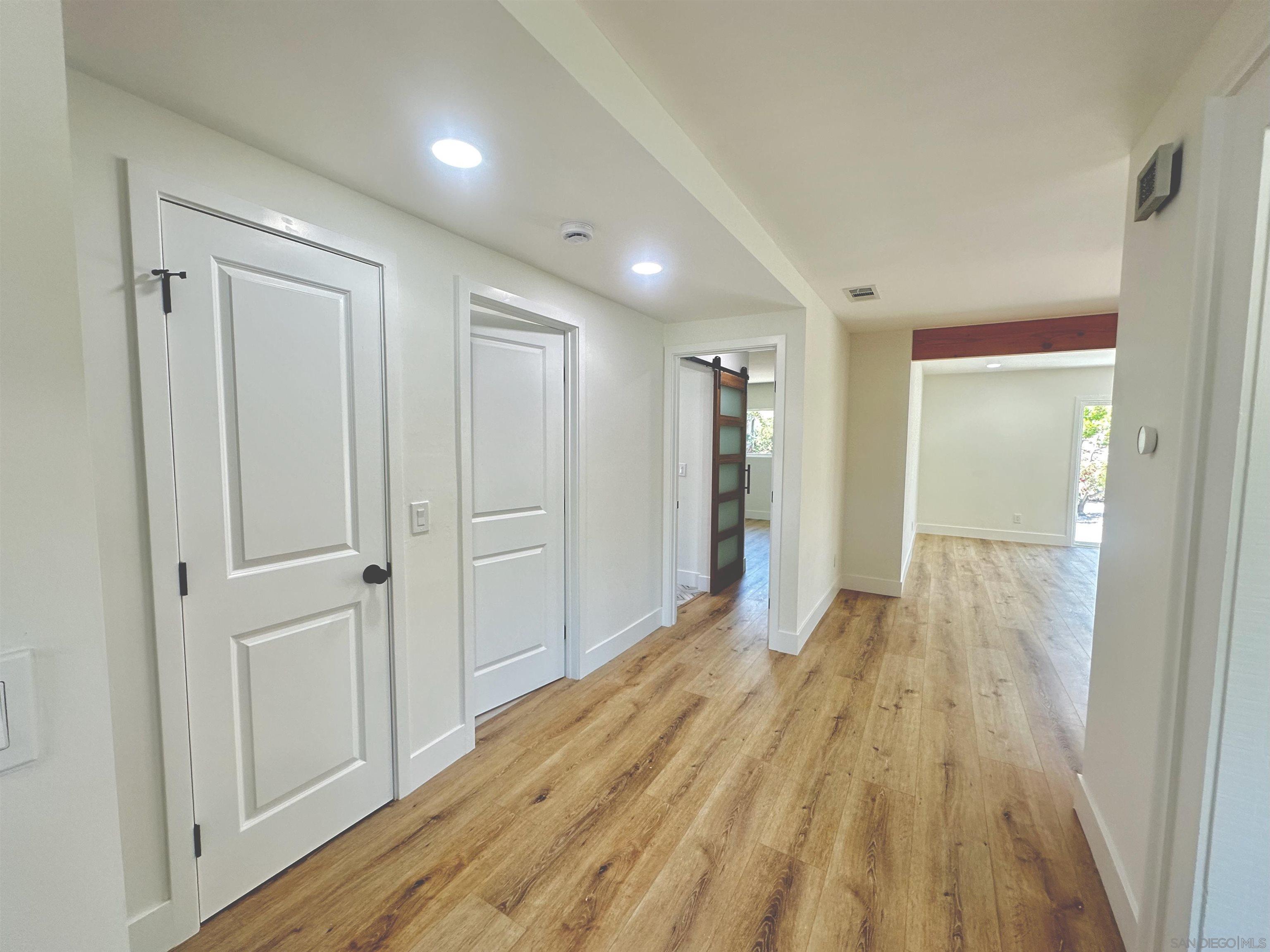 Detail Gallery Image 6 of 33 For 16634  Bernardo Oaks Dr, San Diego,  CA 92128 - 2 Beds | 2 Baths