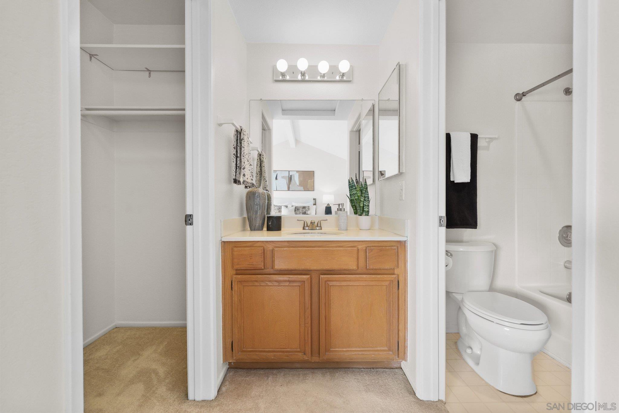 Detail Gallery Image 21 of 35 For 740  Breeze Hill Rd.  #193,  Vista,  CA 92081 - 2 Beds | 2/1 Baths